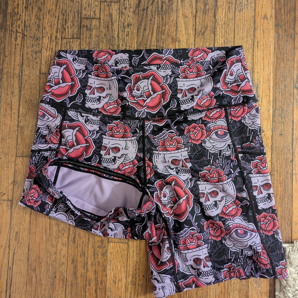 Skull and Rose Patterned Women's Bike Shorts